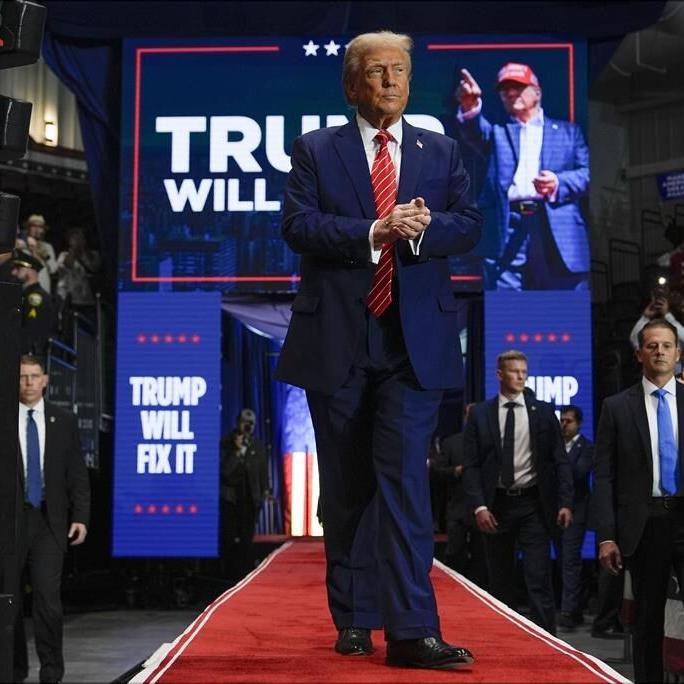 Donald Trump gambles with late-stage trips to Democratic New Mexico and Virginia